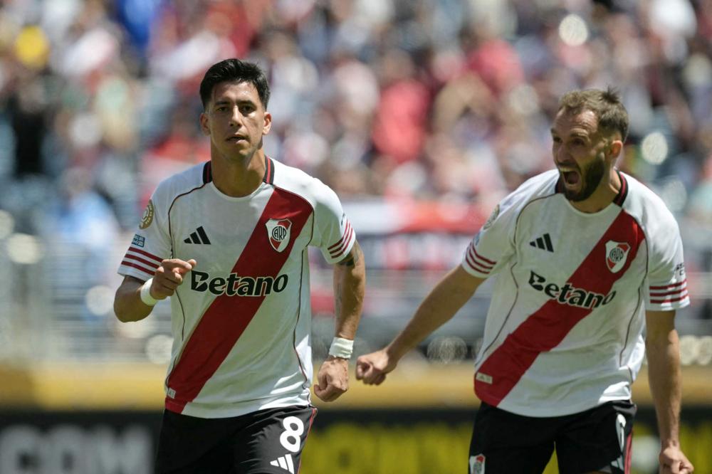 美记：库里距离复出还有一段时间，这次客场之旅可能看不到他