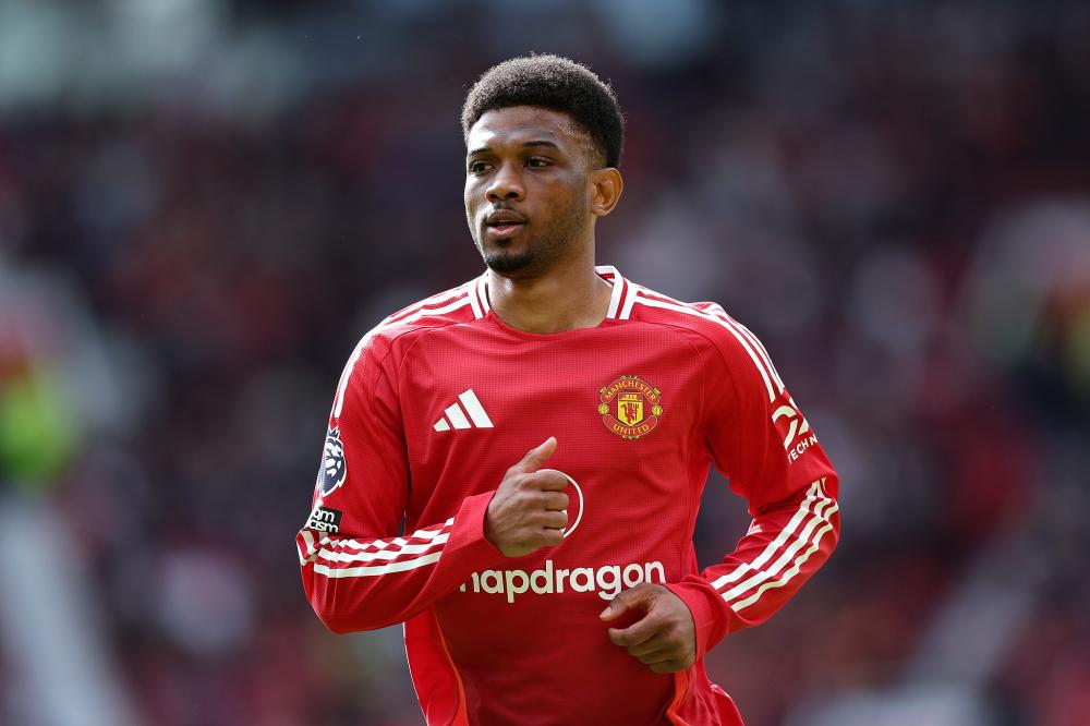 金州勇士巴特勒砍下24分10助攻，鹈鹕锡安25分，双方激烈对决。